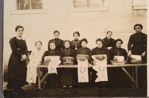Merlettaie Imperial Regie della Scuola di pizzi di Javrè nel 1909